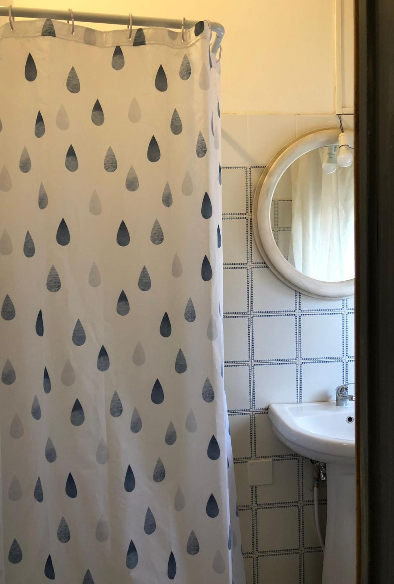 Venice Treviso Airport Bed ภายนอก รูปภาพ A shower curtain
