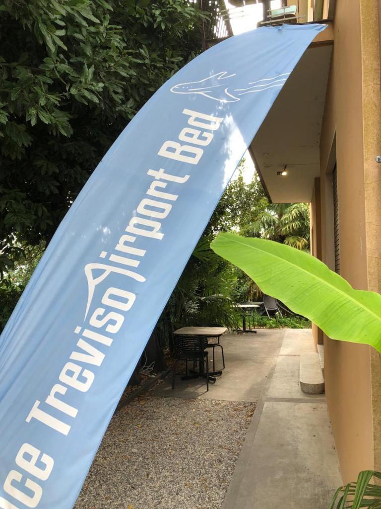 Venice Treviso Airport Bed ภายนอก รูปภาพ The logo of the department